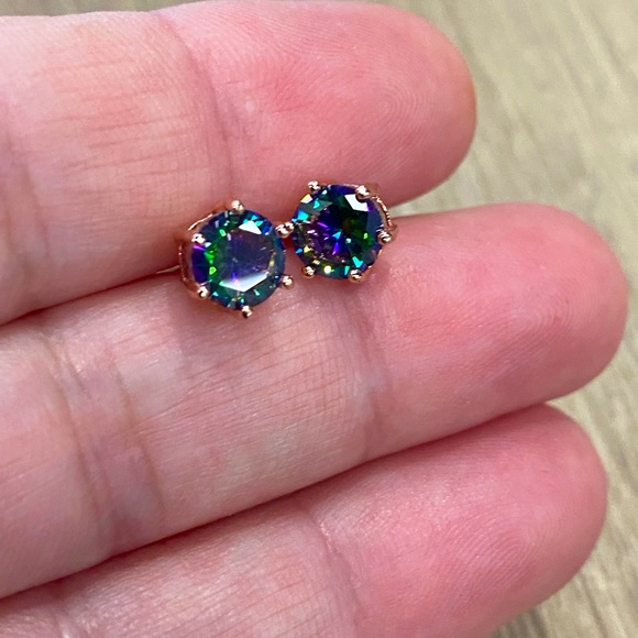 Sparkly rainbow color mystic topaz stud earrings - Picture 1 of 4